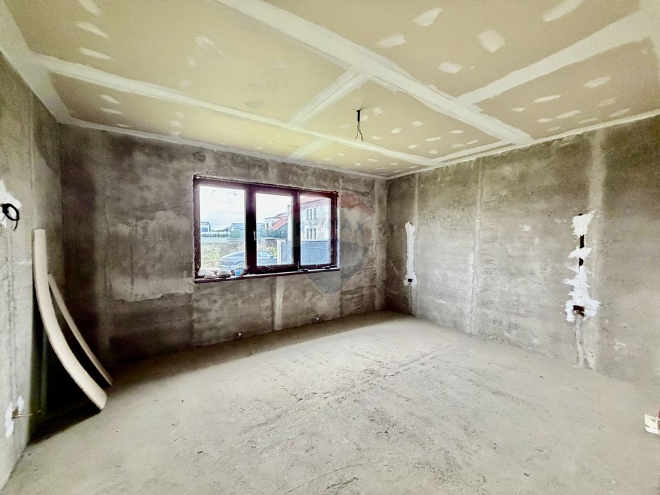 7 room House / Villa for sale, Est area