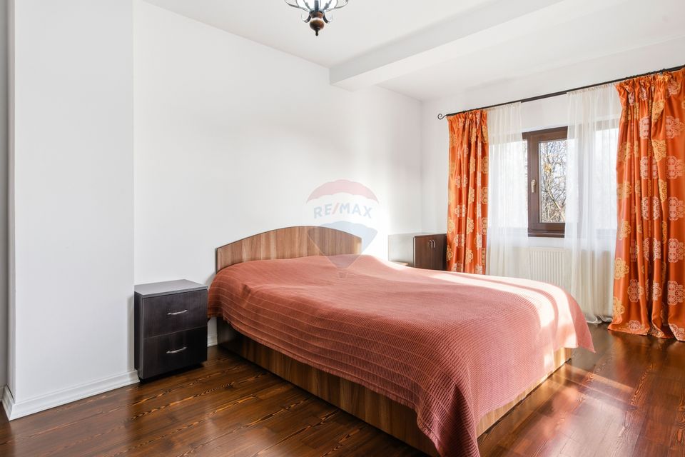 Casă/Vilă de Vânzare cu 5 camere,  Teren 757mp - Iasi - Hlincea