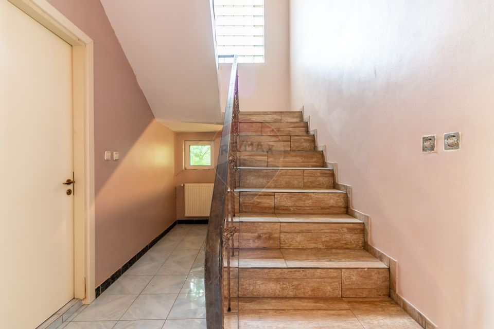 Snagov Villa for Sale | Pool, Orchard, 8 Rooms | 3077 sqm land