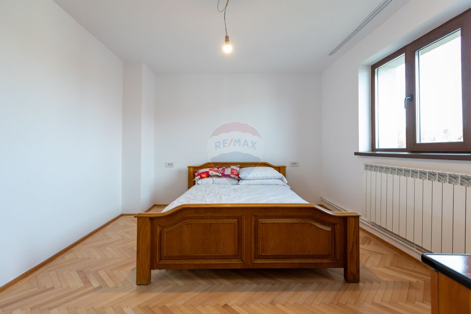 6 room House / Villa for sale