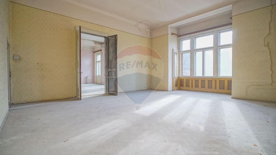 7 room Apartment for sale, Centrul Istoric area