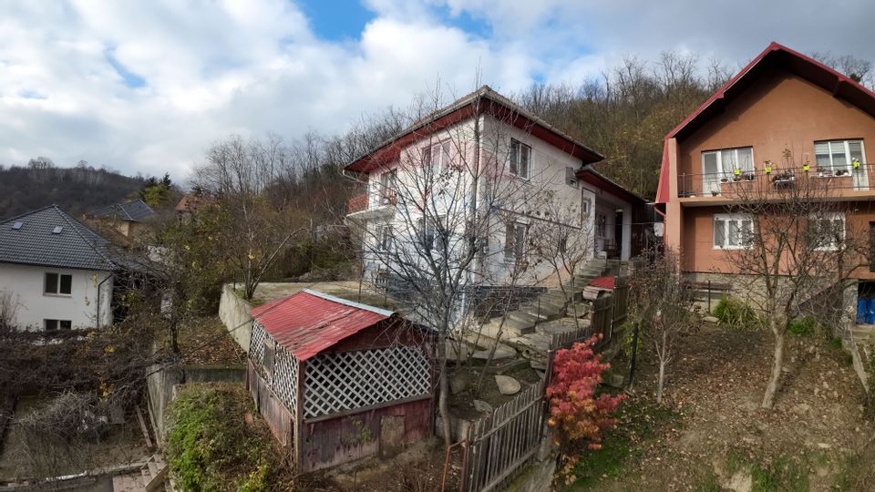 Casă / Vilă cu 5 camere de vânzare în zona Exterior Sud