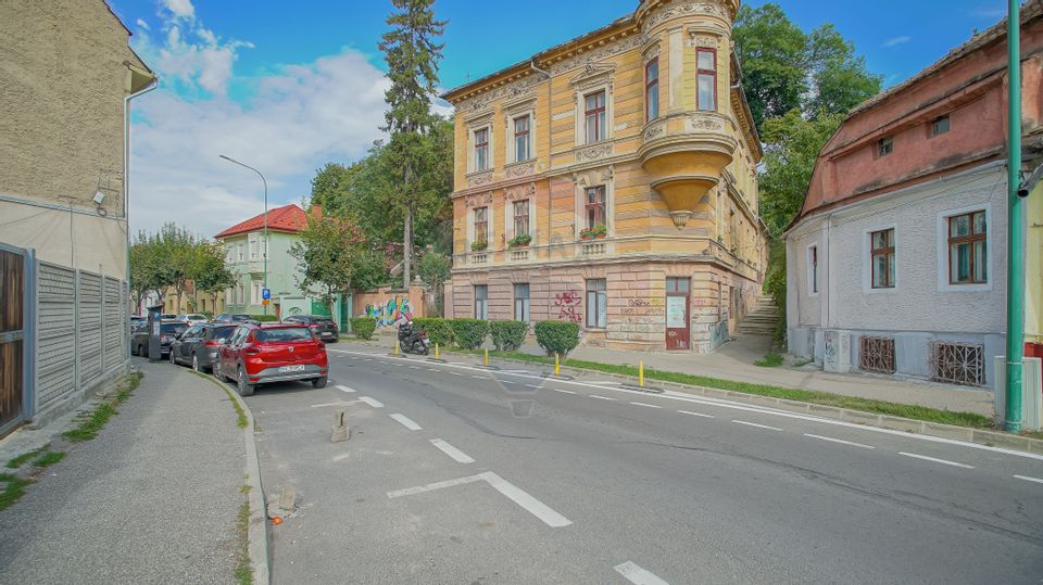 De vânzare, imobil reprezentativ / parțial, strada De Mijloc!