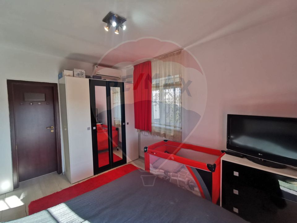 Casă 6 camere si curte, zona Metro Oradea, de vanzare