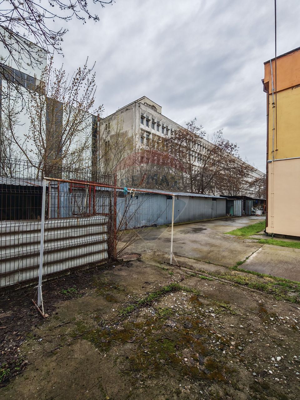 1,100sq.m Office Space for rent, Lapus area