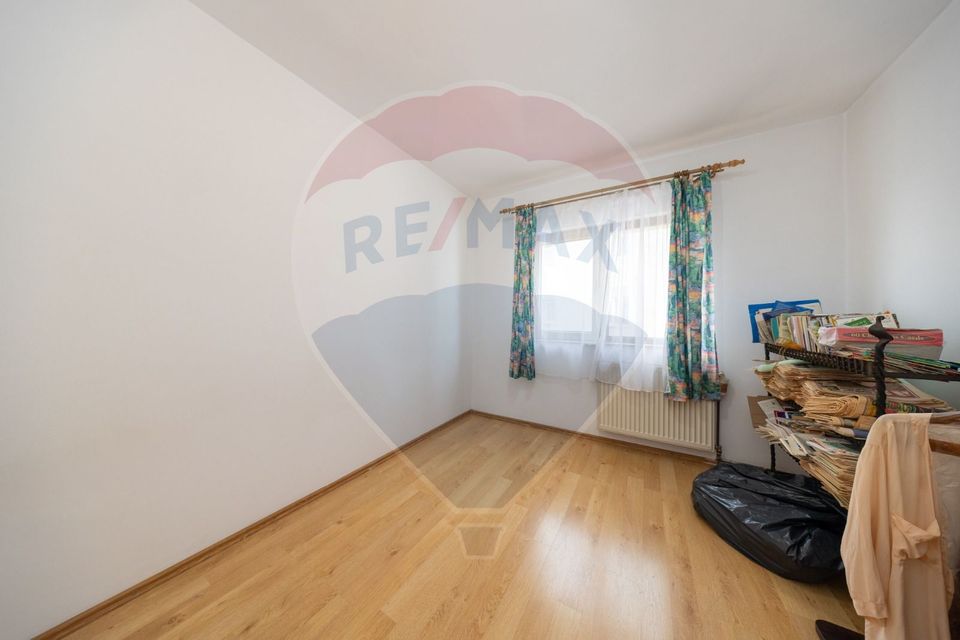 Apartament 2 camere de vanzare Rasnov, Cartierul Florilor, decomandat