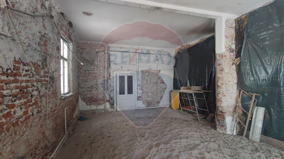 68.34sq.m Commercial Space for sale, Ultracentral area