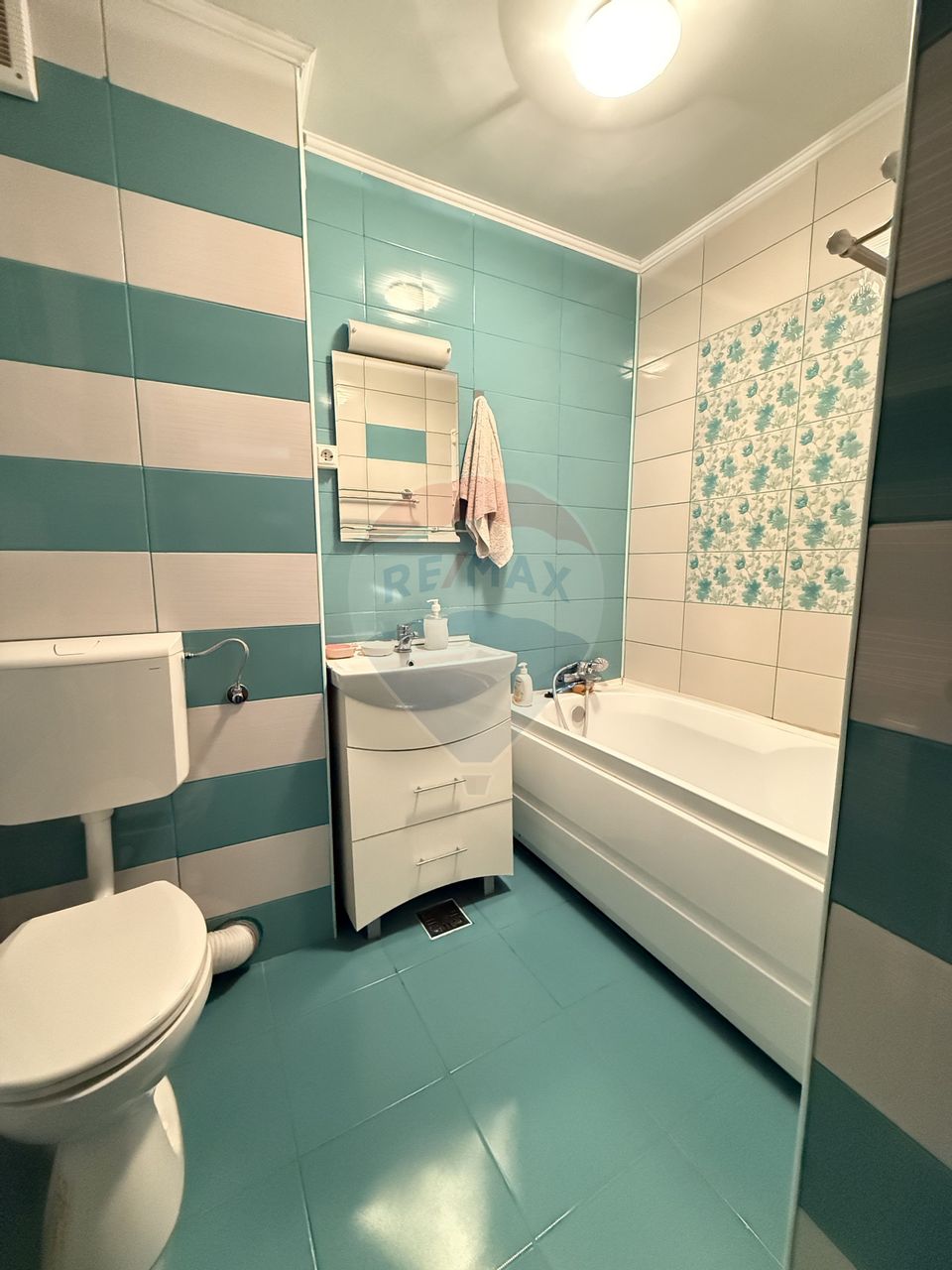 Apartament 2 camere cu loc de parcare de închiriat în zona Brancoveanu