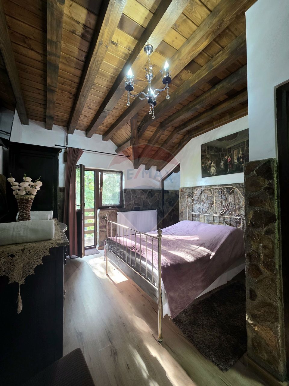 11 room Hotel / Pension for sale, Central area