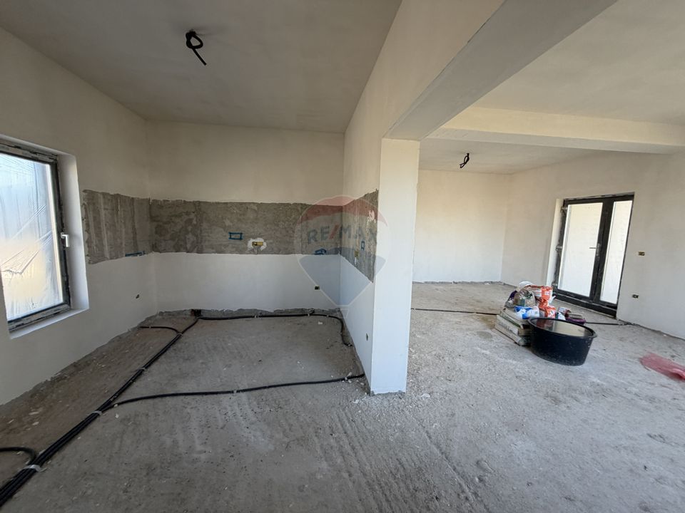 Casă cu 4 camere Campineanca