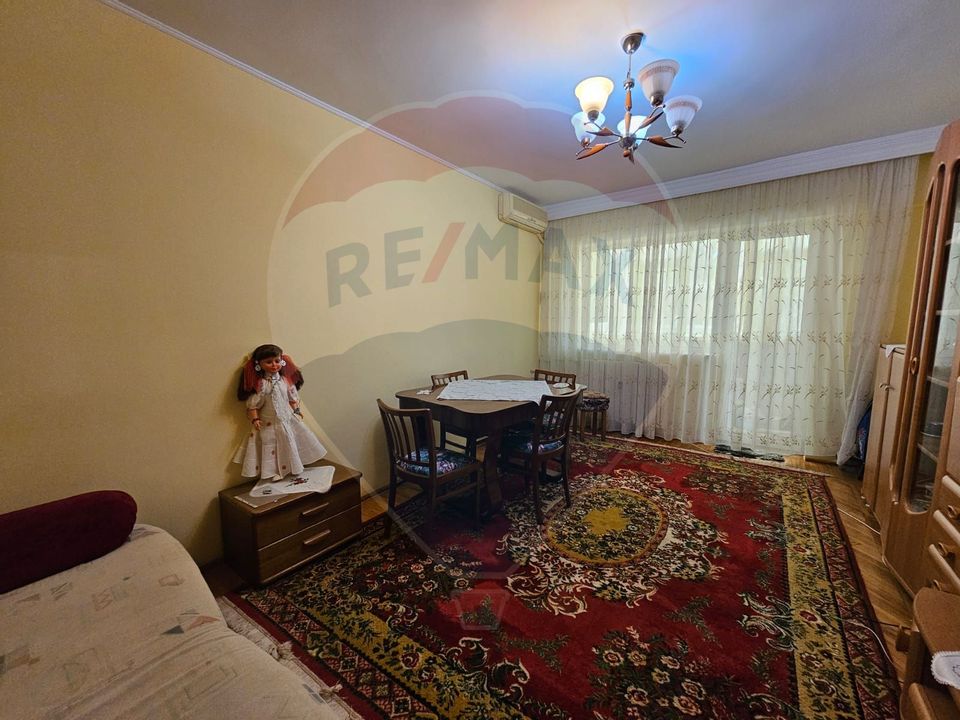 Apartament cu 2 camere de închiriat în centru