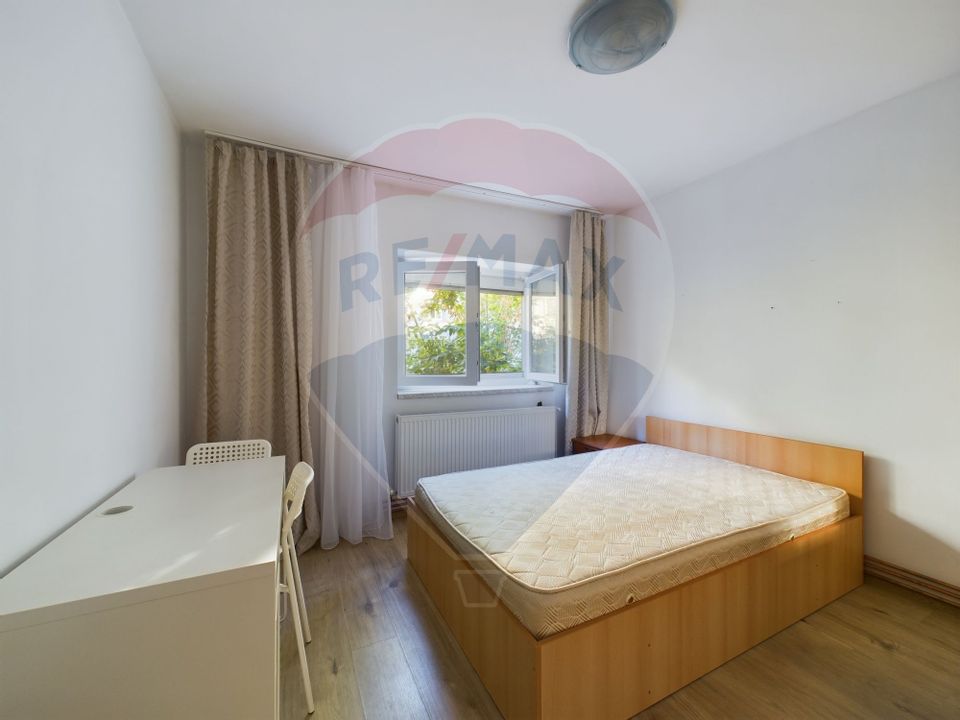 Apartament cu 3 camere si centrala propie in Crangasi