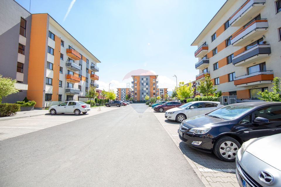 Apartament cu 3 camere, grădină proprie și parcare – Casa Nobel