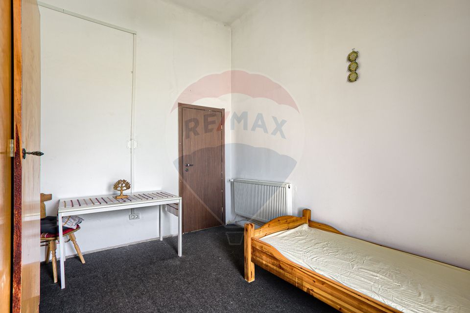 Apartament cu 1 camera în zona Centrala, str Episcopiei, curte comuna