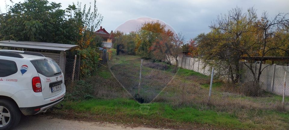 Teren/Loc de casa parcelabil, intre case, 800mp Simnicu de Sus