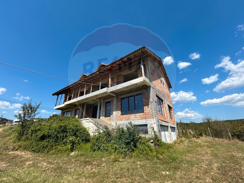 9 room Hotel / Pension for sale