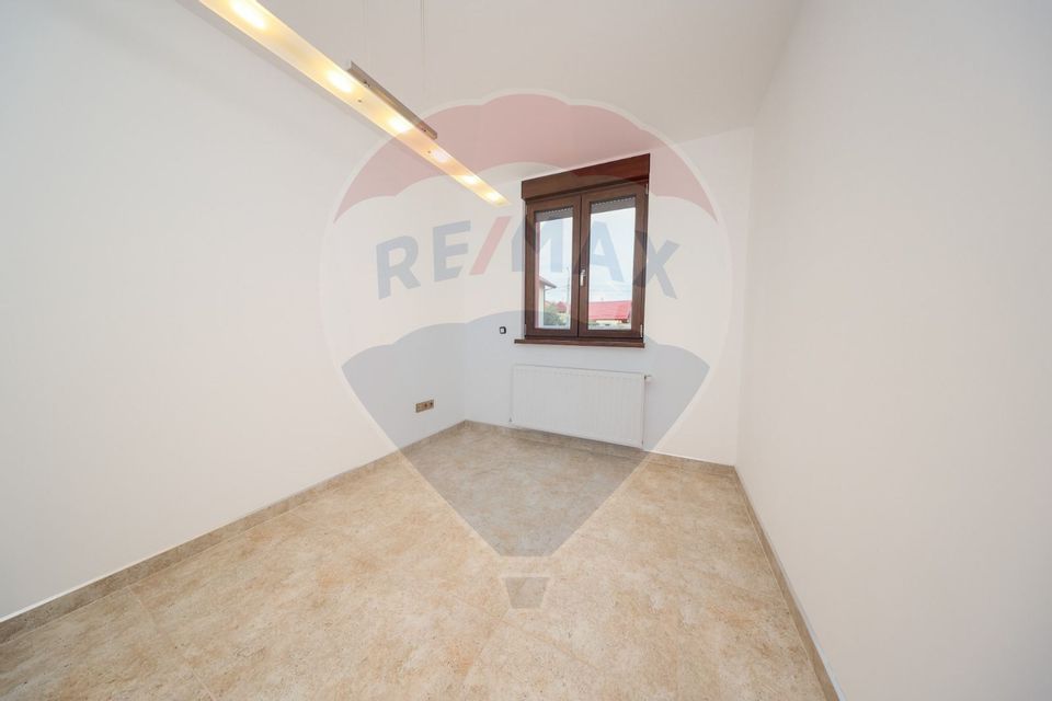 5 room House / Villa for sale