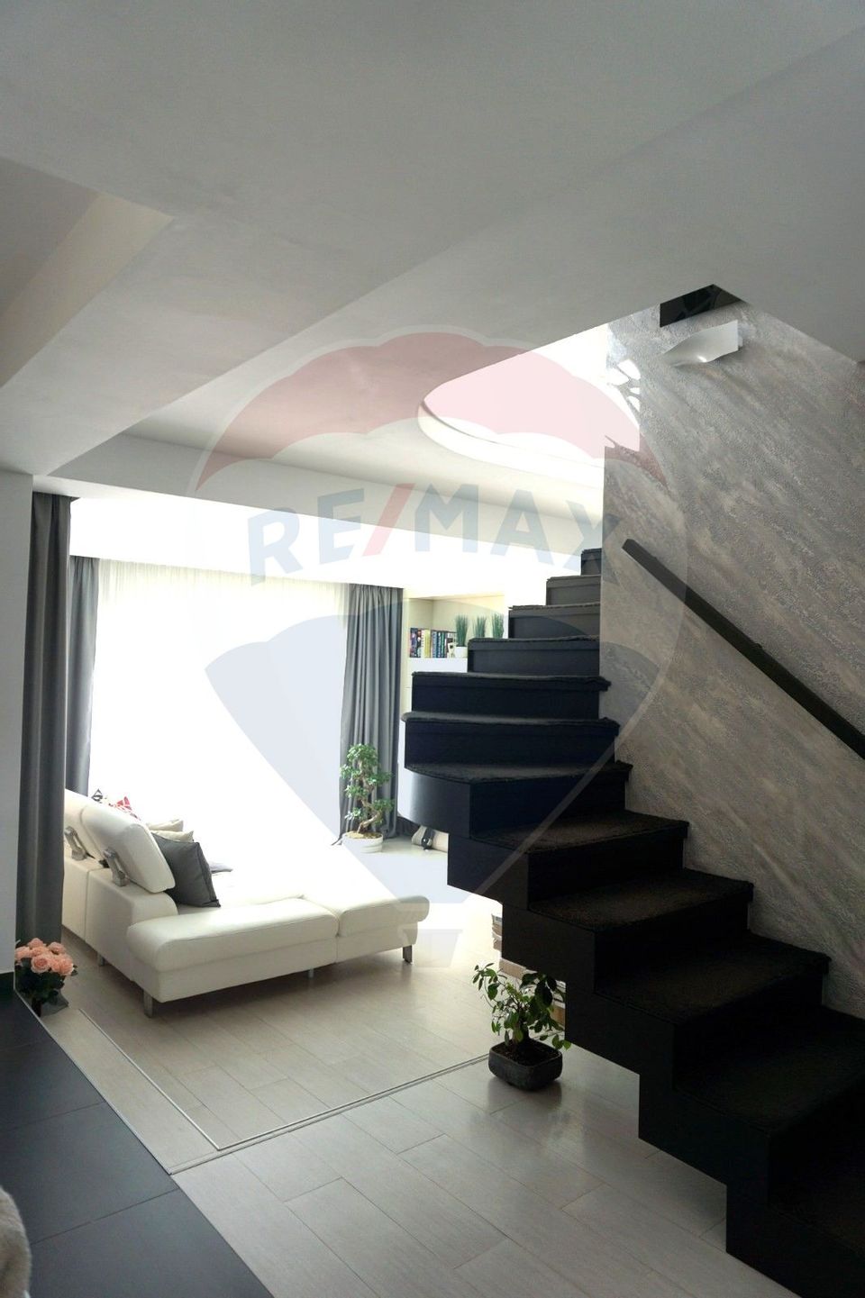 Casa  Vila cu 4 camere de inchiriat Cernica langa padure