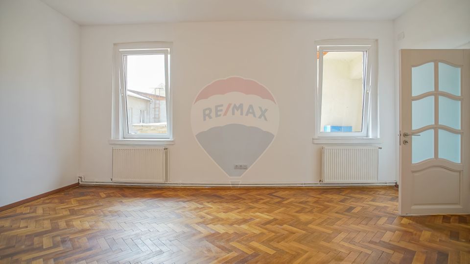 Apartament generos și luminos, la casă, Str. Iuliu Maniu, Brașov