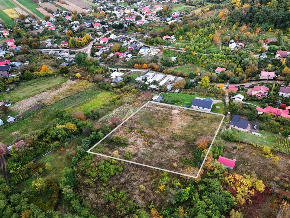 De vanzare teren intravilan 6,000mp Garlenii de Sus / Bacau
