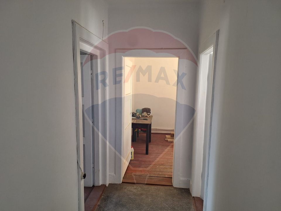 Apartament cu 2 camere în zona Central Simeria, Hunedoara