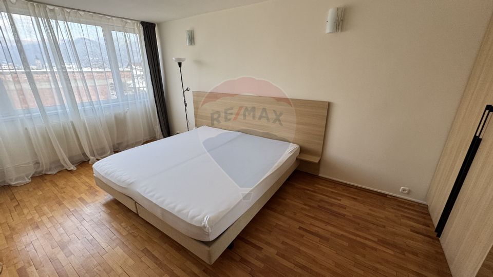 DE ÎNCHIRIAT apartament cu 2 camere  în vilǎ