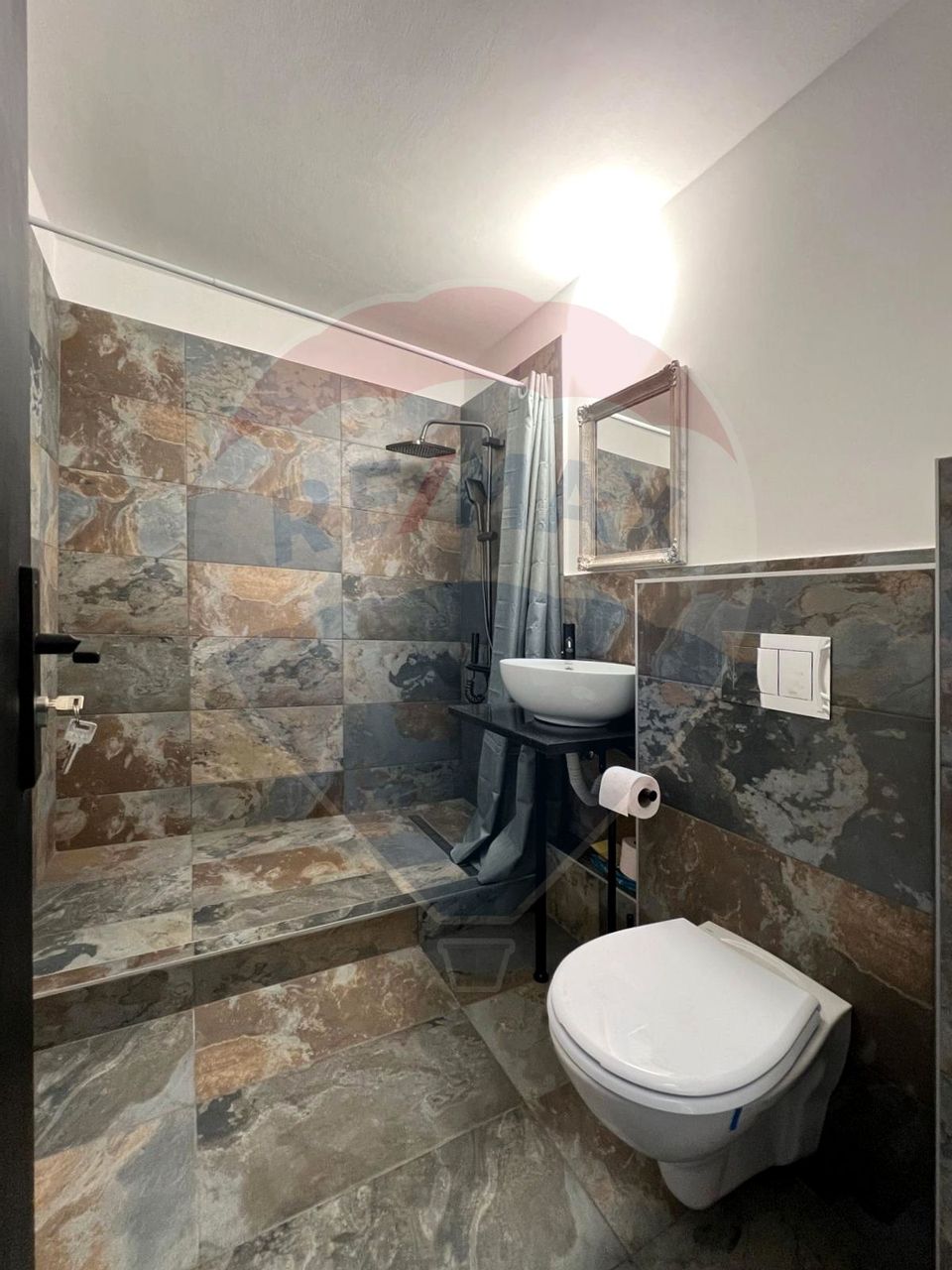 Apartament spațios de închiriat, strada Năsăud, bloc cu lift