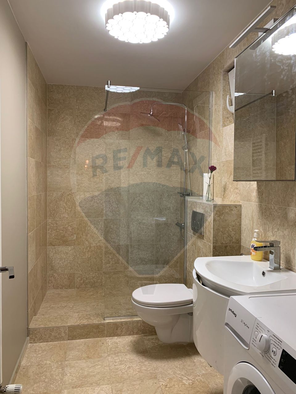 Apartament cu 2 camere de închiriat în zona centrala