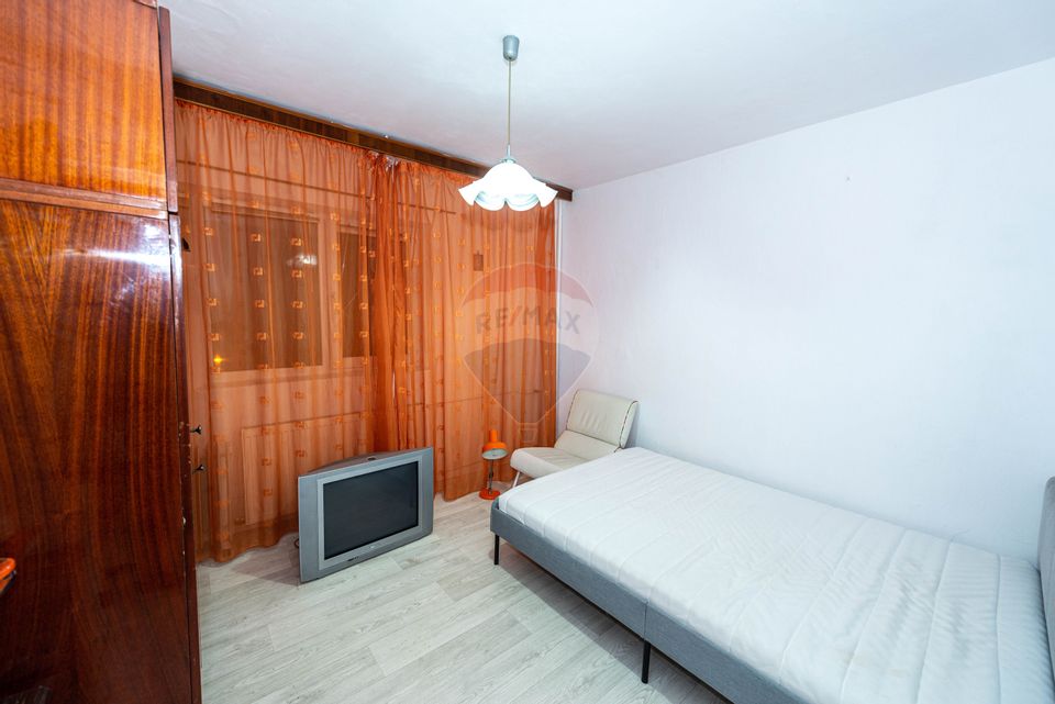 Apartament 4 camere, de vanzare, etaj 2, langa metrou Crangasi