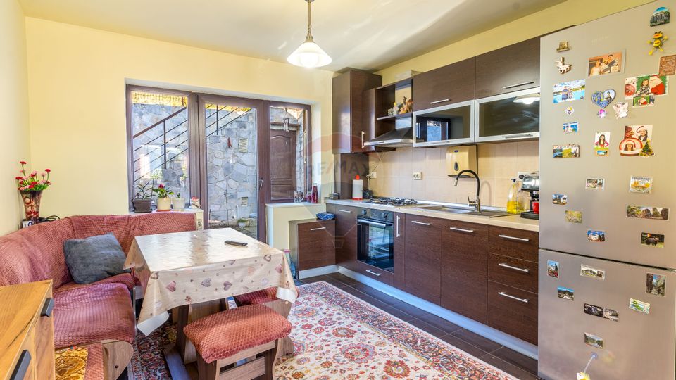 Casa de vanzare, 5 camere, zona Baciu
