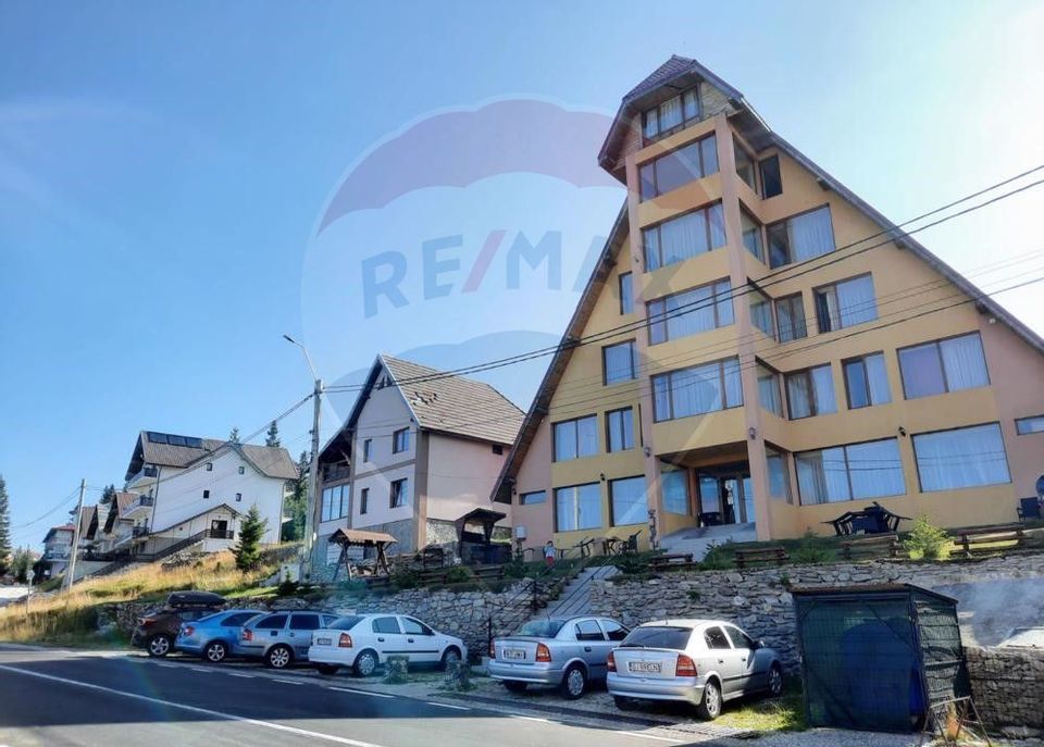 Pension for sale in Rânca resort