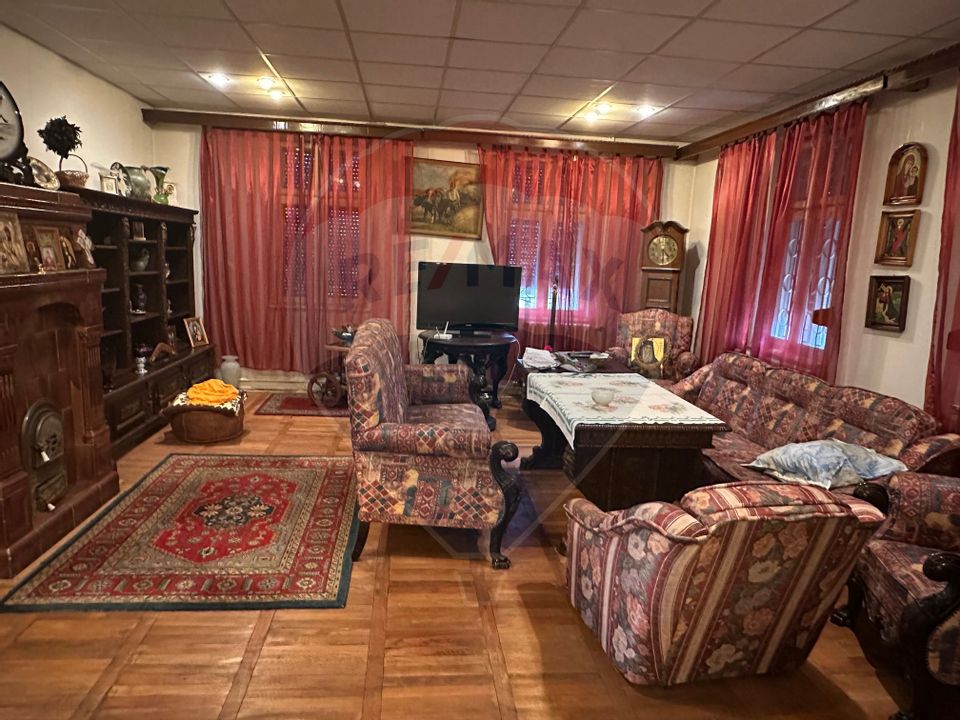 6 room House / Villa for sale