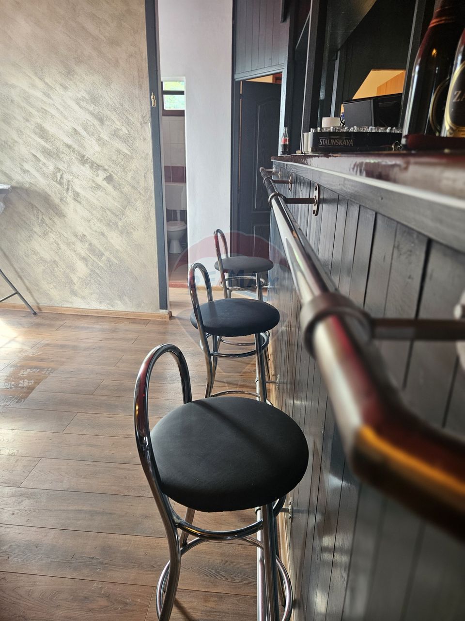 180sq.m Commercial Space for rent