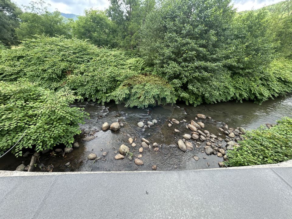 Cabană modernă tip A-frame de 312 m²  de vânzare în zona Firiza