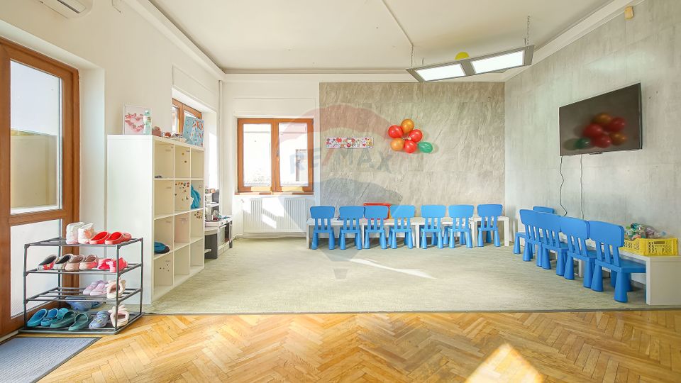 9 room House / Villa for rent, Centrul Civic area