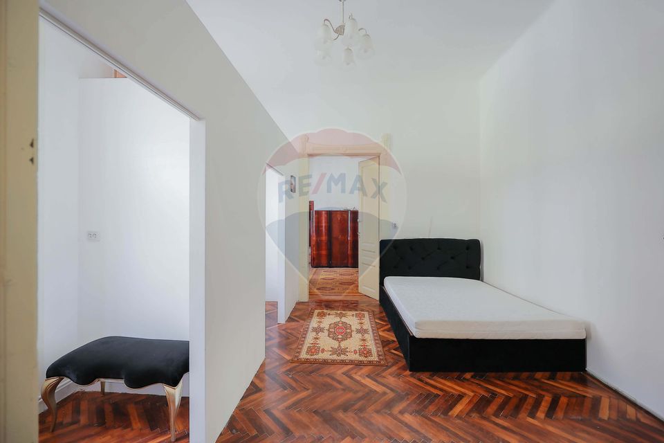 Casă de Vânzare cu 4 camere, Ultracentral - Cuza Vodă