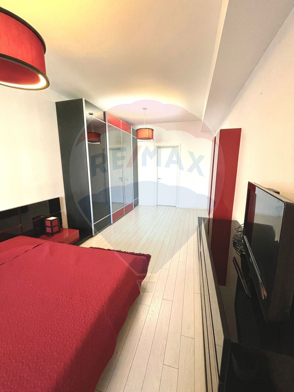 INCHIRIERE Apartament 3 camere în zona Aviatiei/NORTH AREA LAKE VIEW