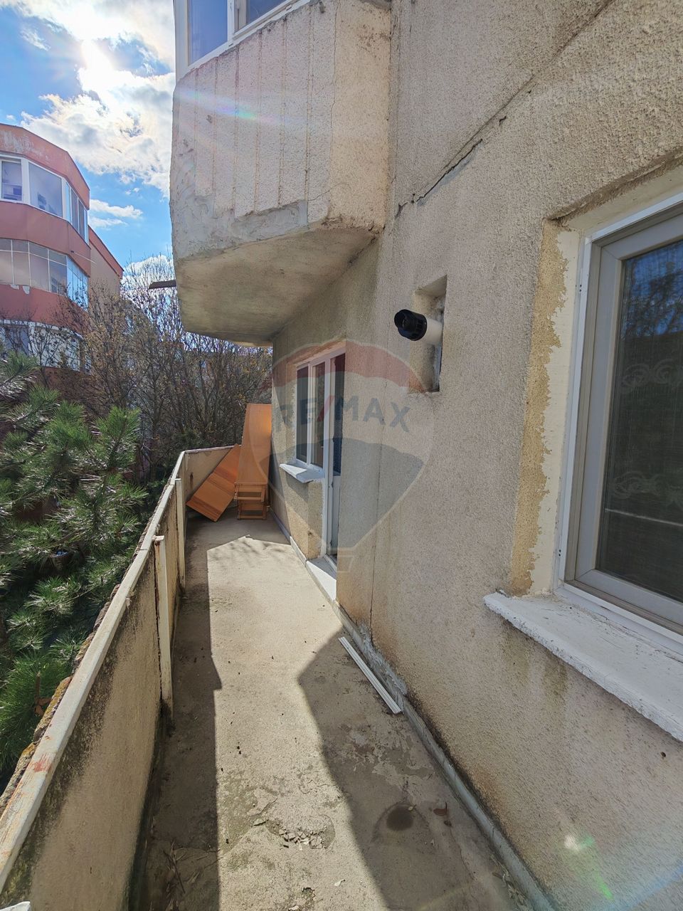 Garsonieră spațioasă cu balcon mare, Brazda, etaj 1