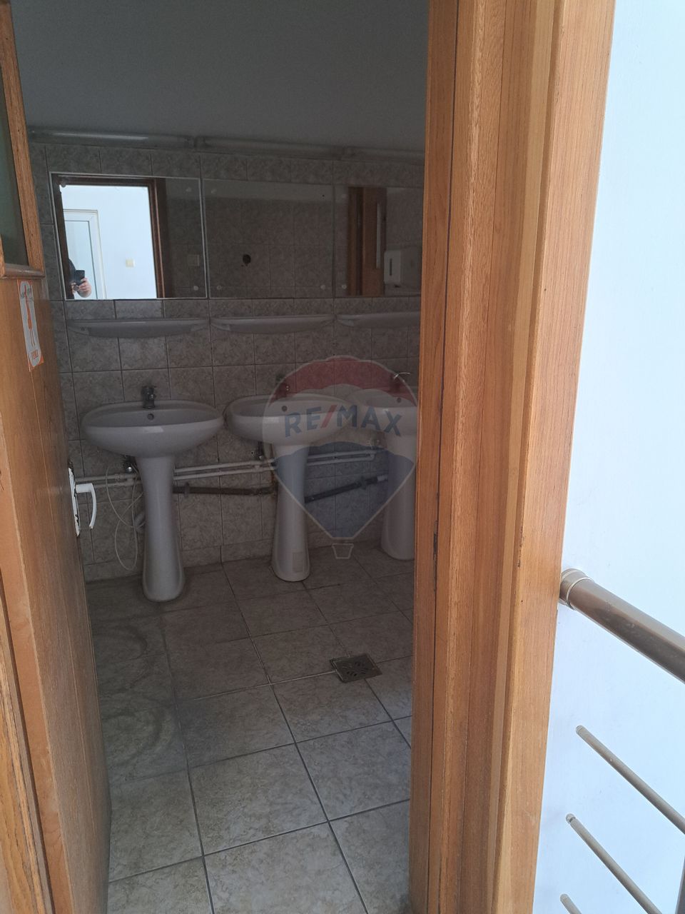 Spațiu generos 1100 mp, compartimentat și open space