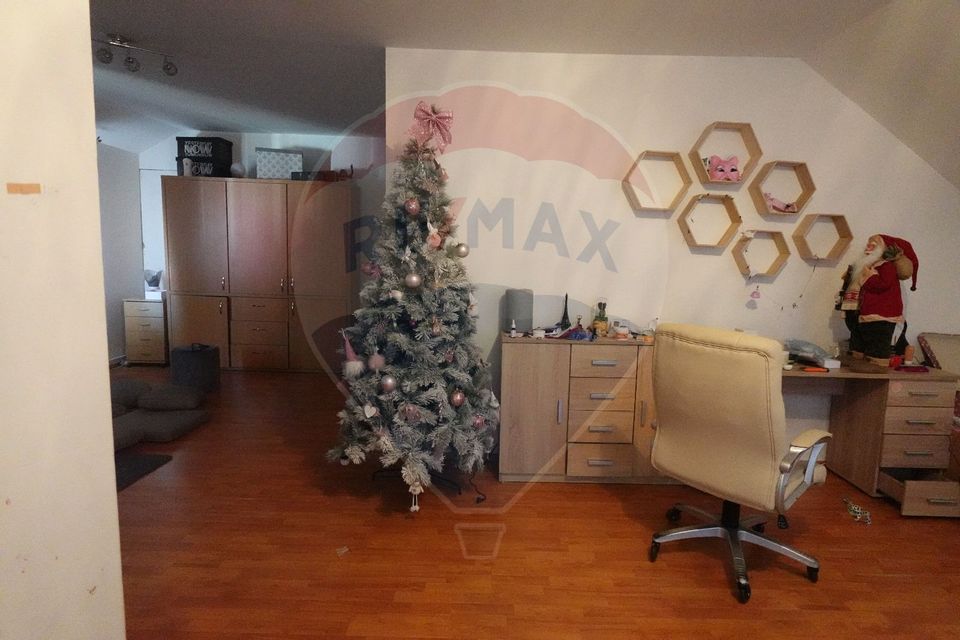 6 room House / Villa for sale