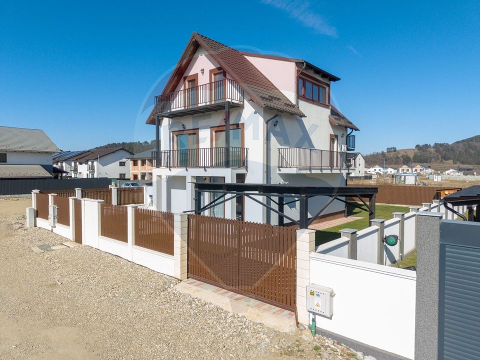 Proprietate speciala, cu destinatii multiple, Sanpetru/ Harman!