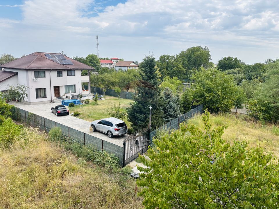 8 room House / Villa for sale