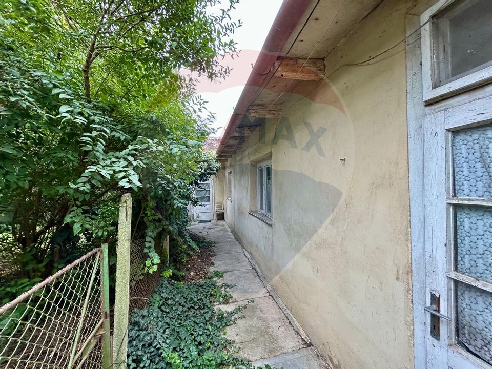 Casă de vanzare cu teren de 356 mp in Salonta