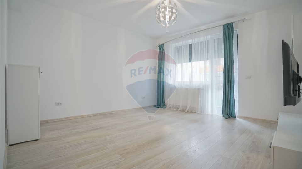 Garsoniera generoasa cu loc de parcare,  Grandis Tractorul