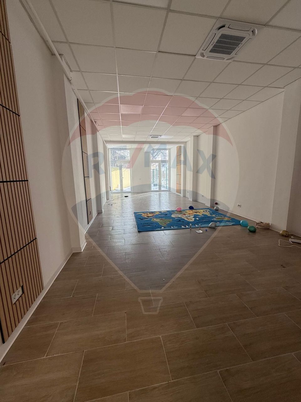 140sq.m Commercial Space for rent, 1 Mai area