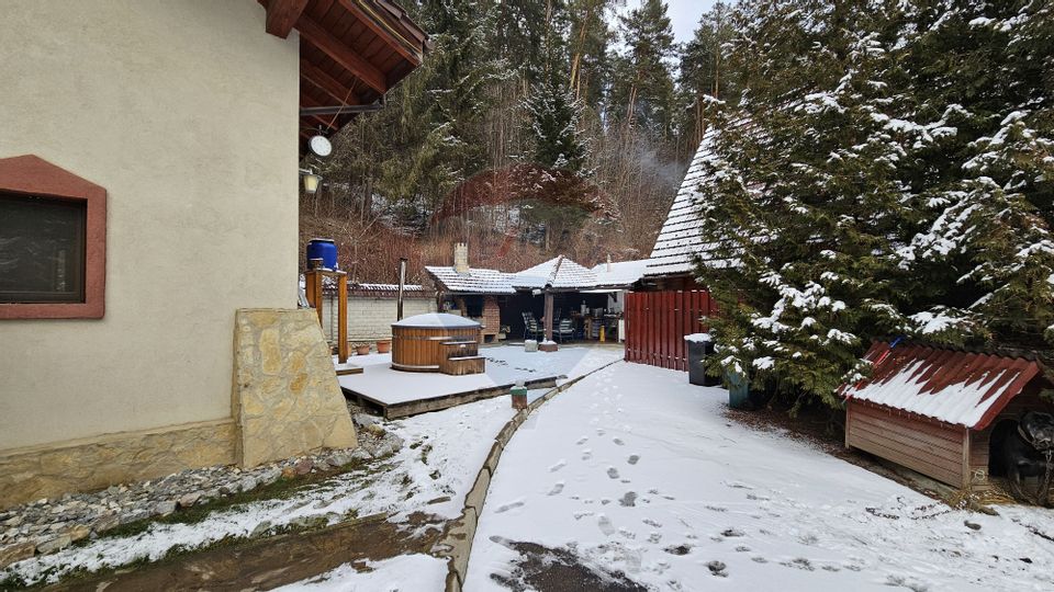 Vilă de lux cu 4 camere de vânzare în Câmpulung Moldovenesc, Suceava