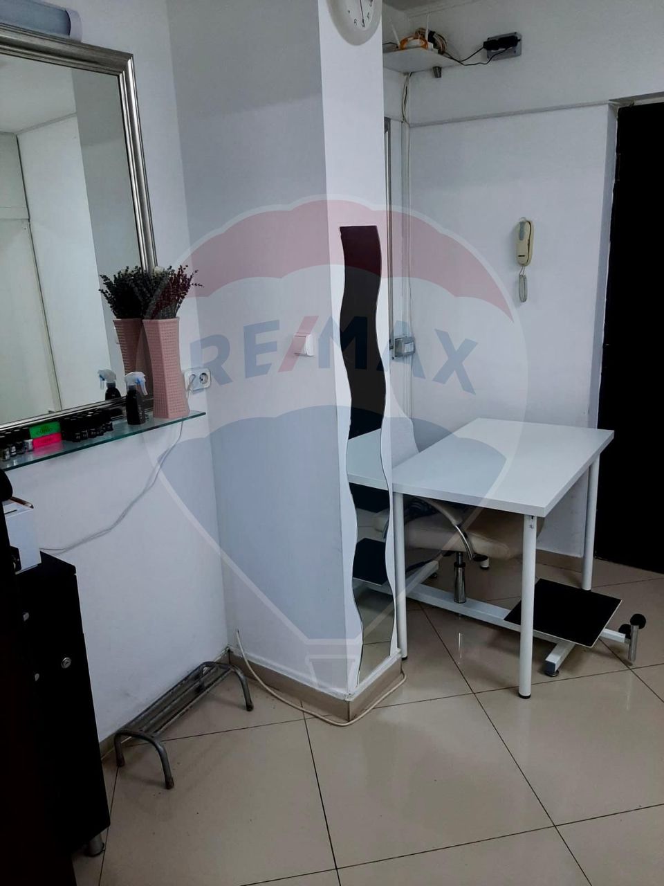 50sq.m Commercial Space for rent, Teiul Doamnei area