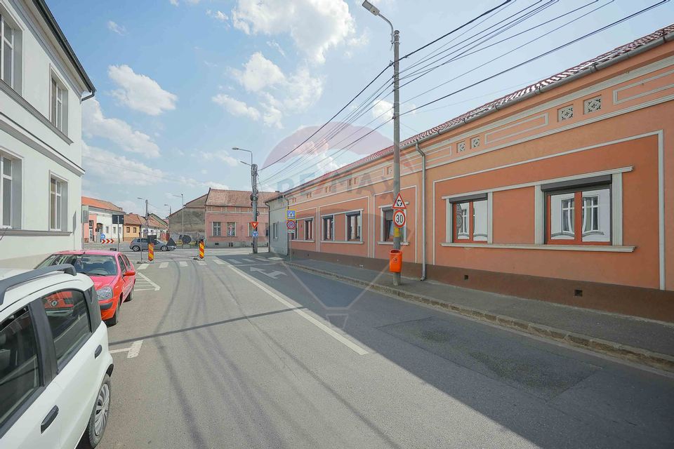 De vânzare Apartament cu 4 camere, lângă Podul Centenarului