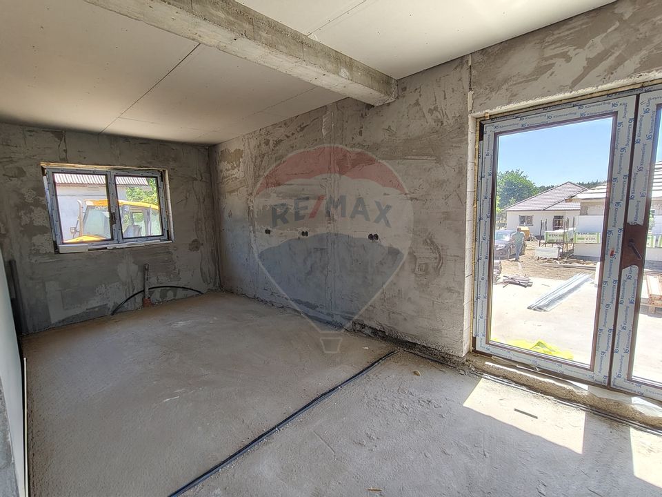 DE VÂNZARE – Casă modernă pe un singur nivel, Tăuții de Sus