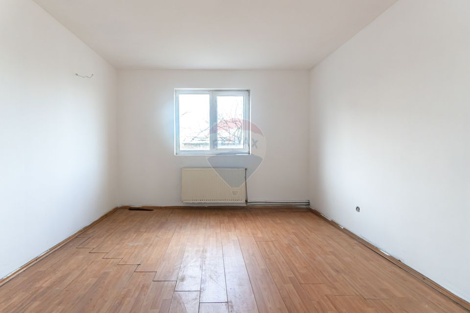 Casă de vânzare | 5 camere | Teren 1,100 mp | STUPINI | COMISION 0% |